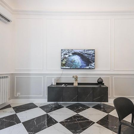 Nitti 76 Luxury Apartment Taranto Esterno foto