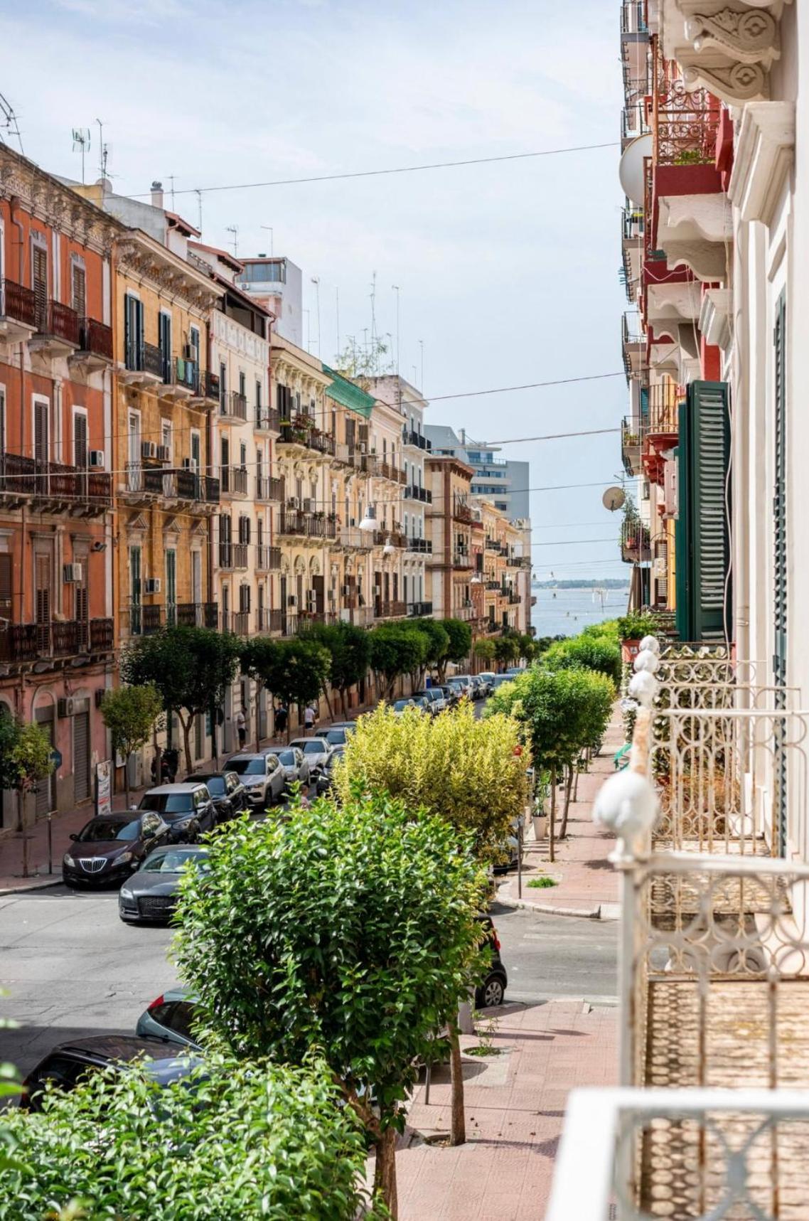 Nitti 76 Luxury Apartment Taranto Esterno foto