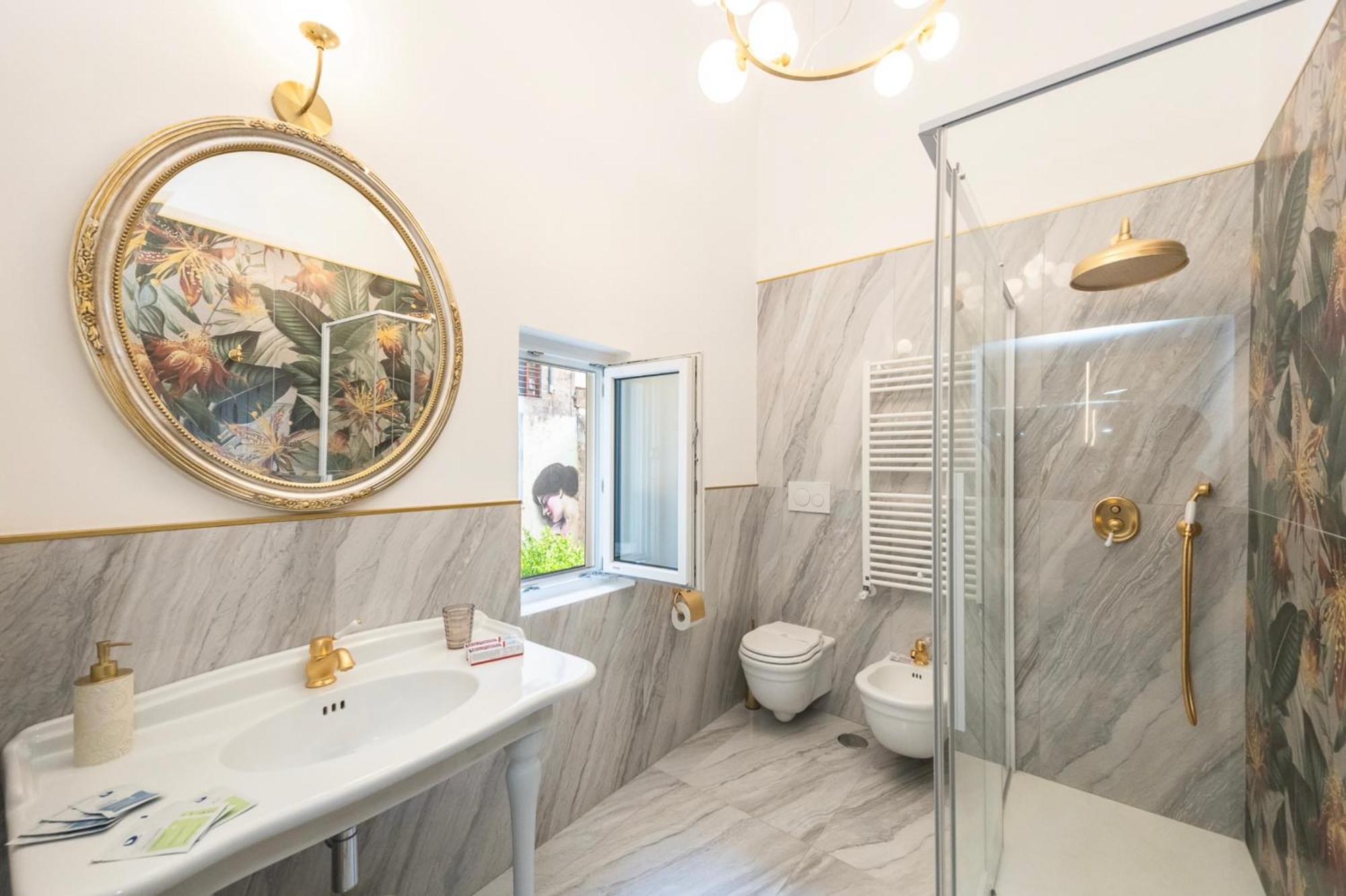Nitti 76 Luxury Apartment Taranto Esterno foto