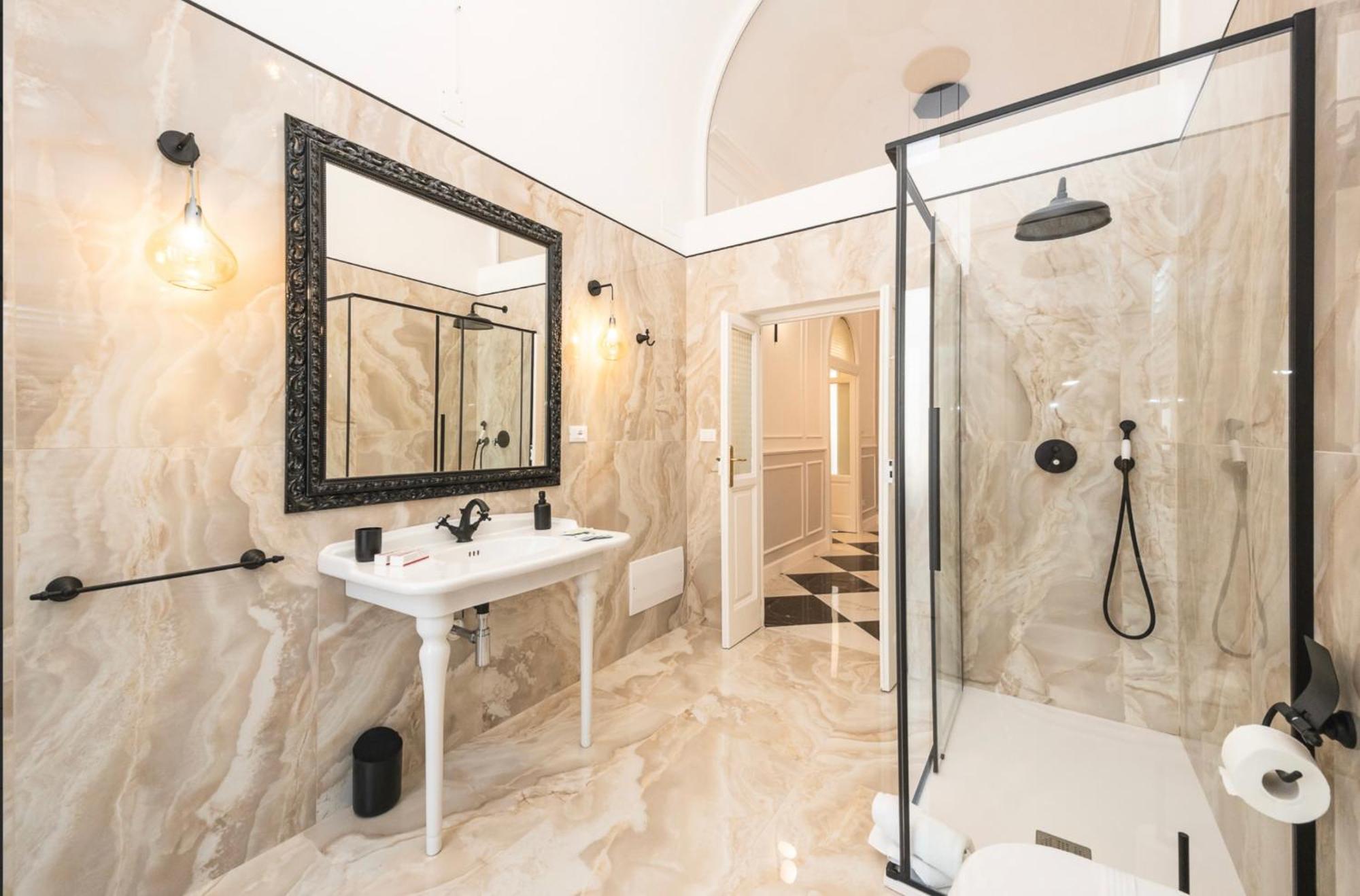 Nitti 76 Luxury Apartment Taranto Esterno foto